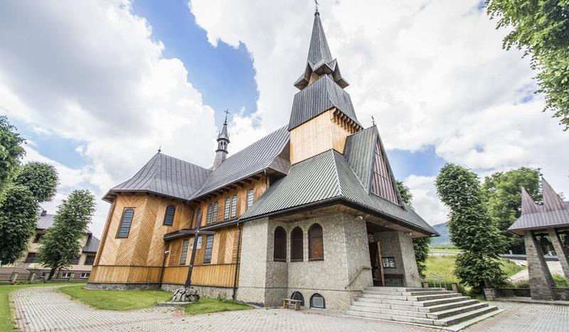 Drewniano-murowany kościół