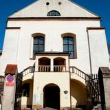 widok na bryłkę synagogi Izaaka w Krakowie