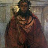 Obraz Ecce Homo dzieło świętego Brata Alberta, płótno przedstawia ubiczowanego Jezusa w koronie cierniowej, z zamkniętymi oczami, okrytego czerwoną szatą, z berłem w prawej dłoni. W tle filar z łukiem.