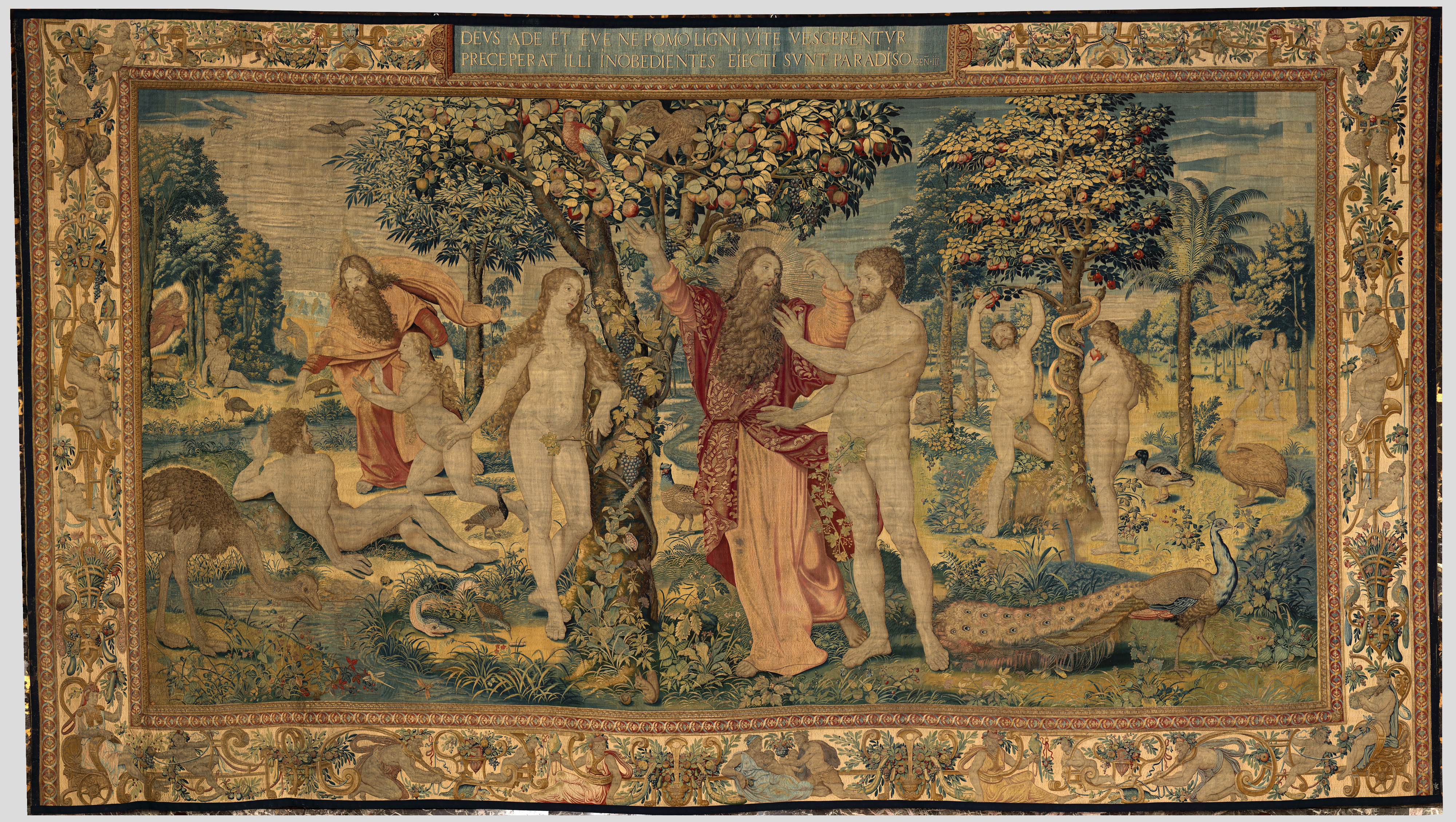 Tkanina z trzema scenkami przedstwiającymi Boga, Adama i Ewę w raju oraz rajskie drzewo pośrodku arrasu