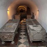 Krypty Wawelskie, groby królewskie